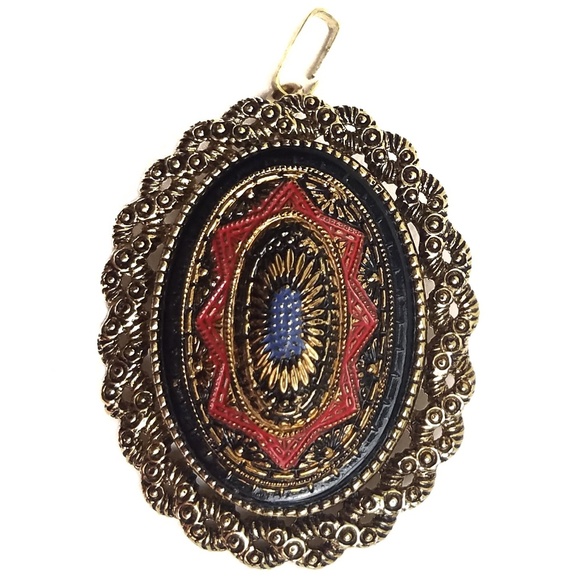 Sarah Coventry Jewelry - Vintage Sarah Coventry Old Vienna Brooch Pendant